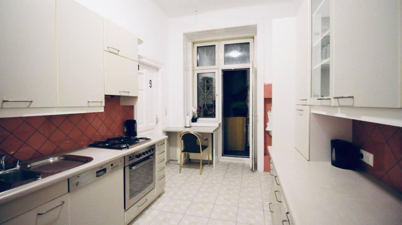 Modern Double Room Js B Vienna Exterior photo