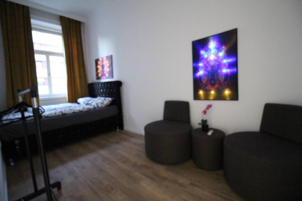 Modern Double Room Js B Vienna Exterior photo