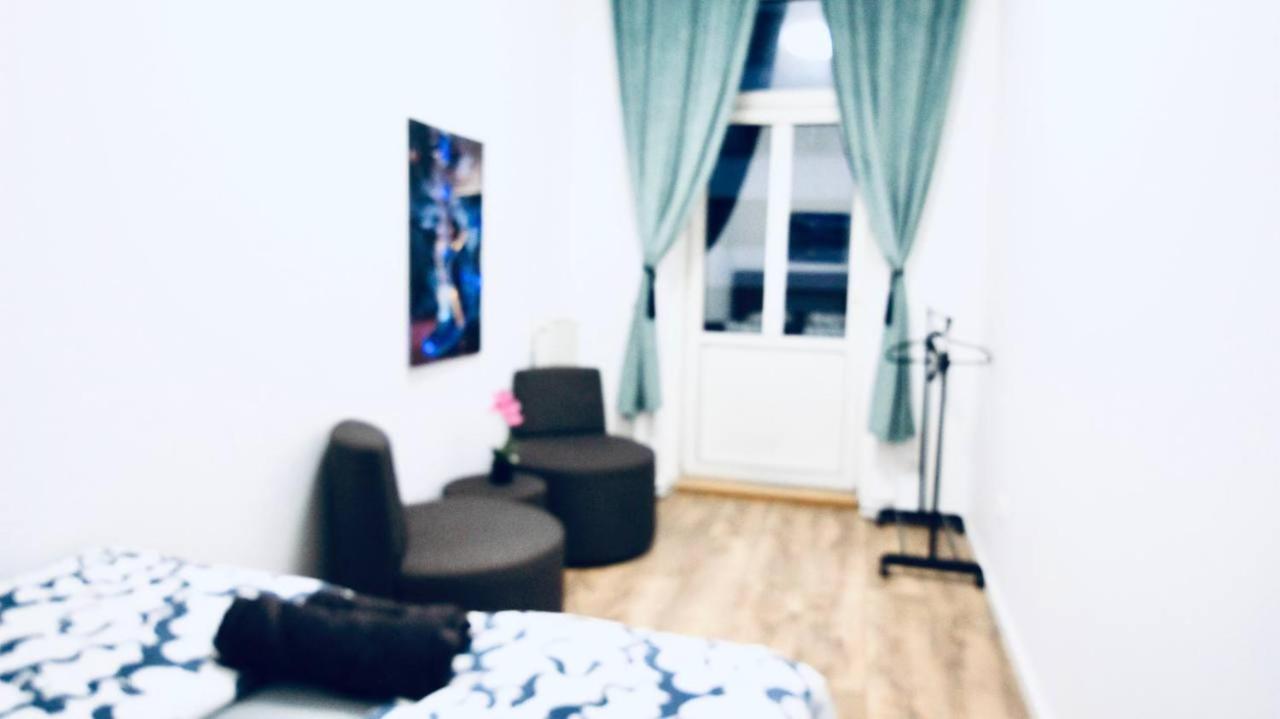 Modern Double Room Js B Vienna Exterior photo