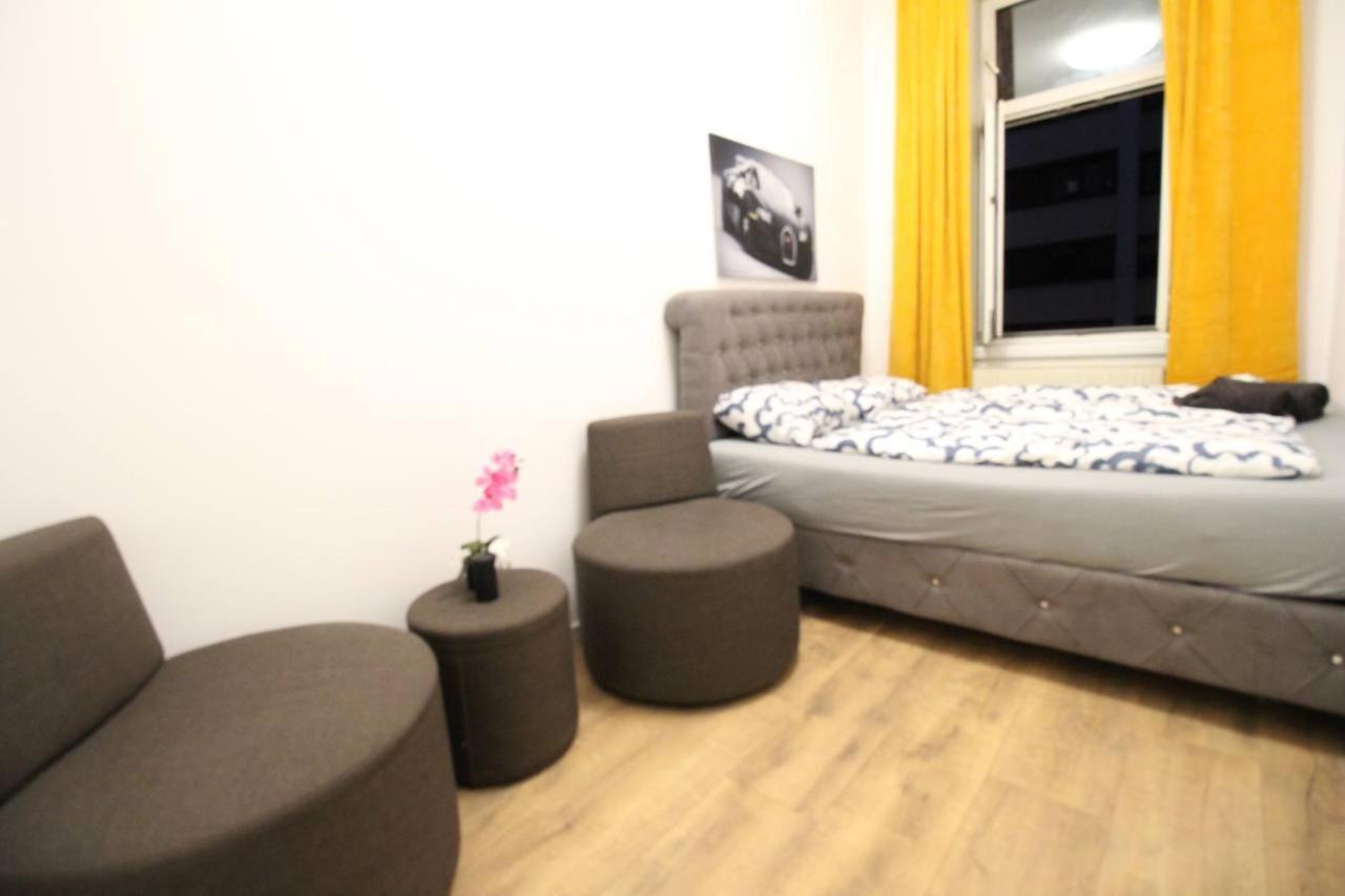 Modern Double Room Js B Vienna Exterior photo